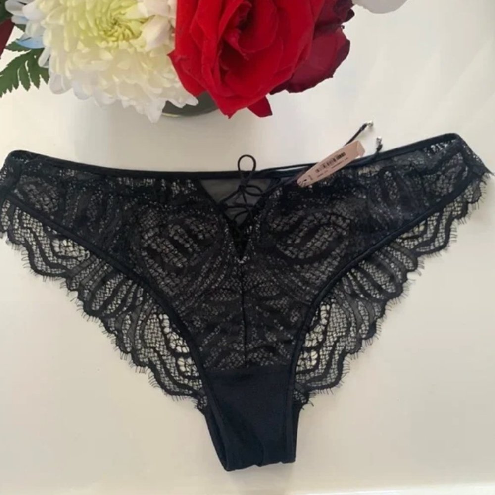 Victoria’s Secret black lace panties underwear size medium nwt